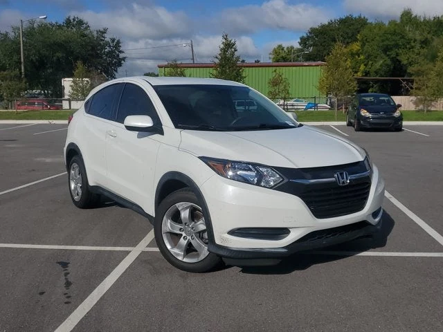 2016 Honda HR-V LX, White, side view