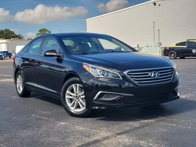 2017 Hyundai Sonata SE, Phantom Black, side view