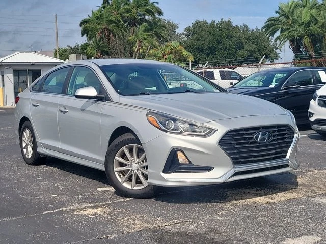 2018 Hyundai Sonata SE, Symphony Silver, side view
