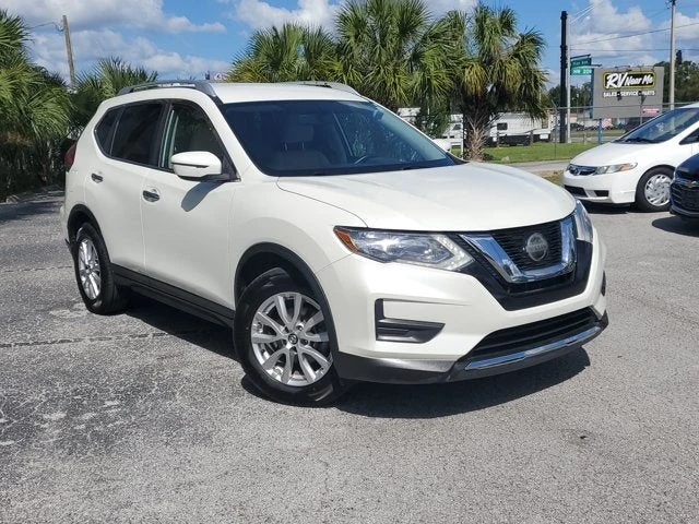 2018 Nissan Rogue SV, Pearl White, side view