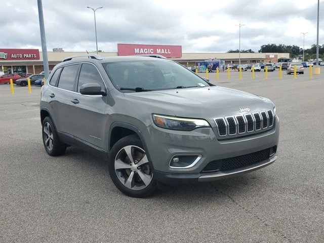 2020 Jeep Cherokee Limited, Sting-Gray Clearcoat, side view