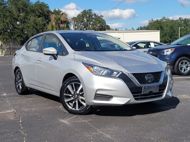 2021 Nissan Versa SV, Brilliant Silver Metallic, side view