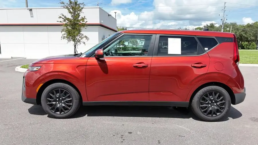2022 Kia Soul, Metallic Orange-Red, side view